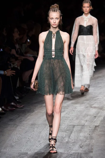 Look 76